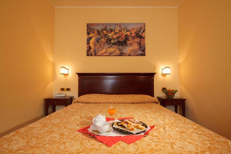 Hotel Mistrello Di Savoia 塔罗谷镇 外观 照片