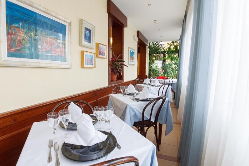 Hotel Mistrello Di Savoia 塔罗谷镇 外观 照片