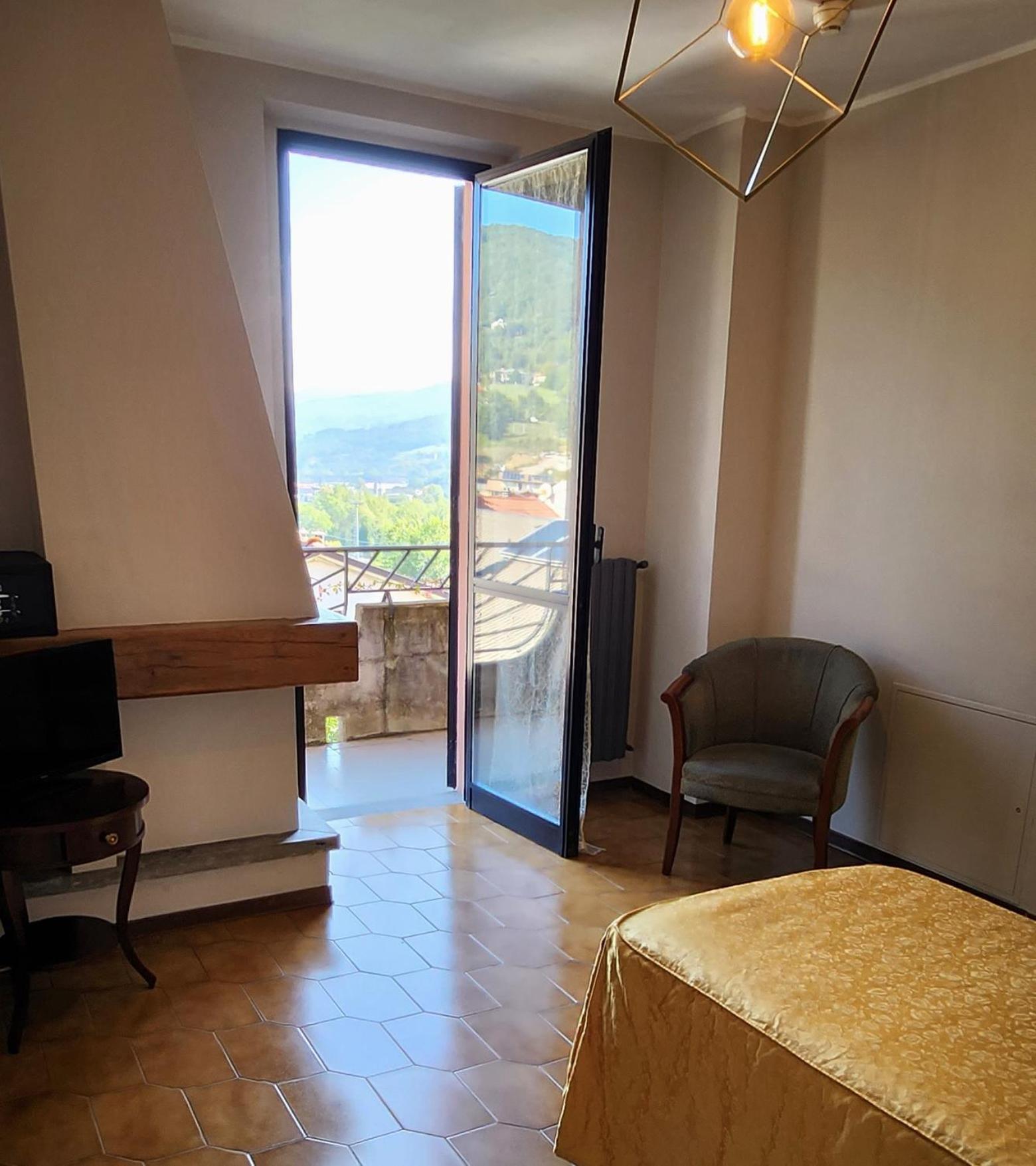 Hotel Mistrello Di Savoia 塔罗谷镇 外观 照片
